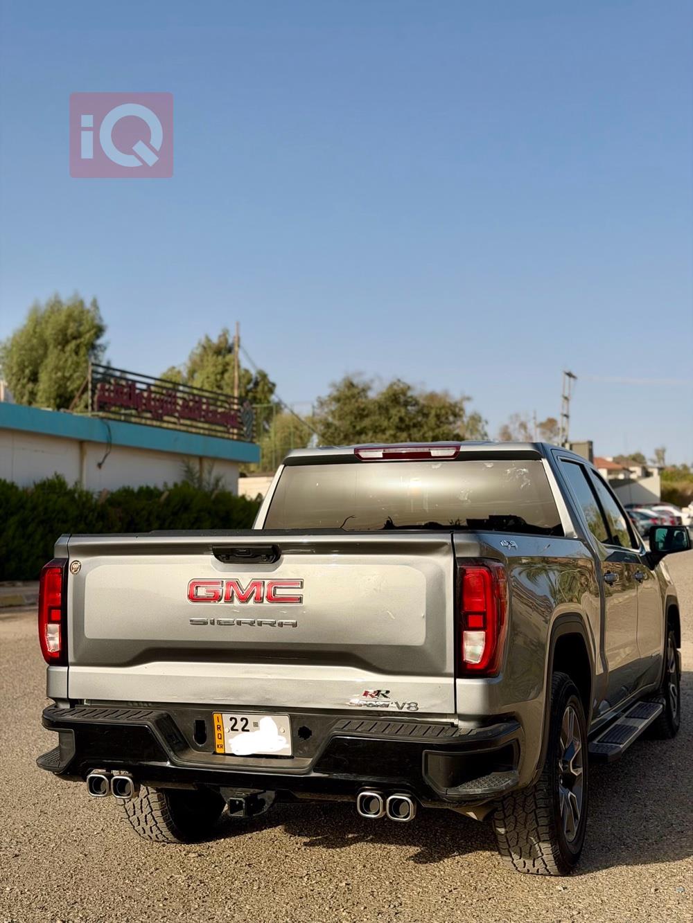 GMC Sierra